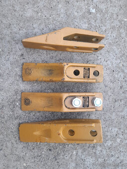 Rovné zuby pro bagr 3 - 8tun rozteč 55mm břit 20mm - 2