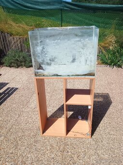 Prodám akvárium včetně hory, filtrace,teploměru,vzduchovani - 2