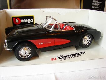 1:18 BBURAGO - Chevrolet Corvette C1 (1957) černá - 2