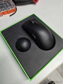 Razer DeathAdder V4 Pro - Black - 2