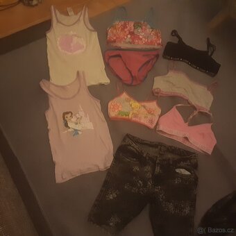 Punčocháče,  trička,  šatičky,  spodní prádlo atd - 2