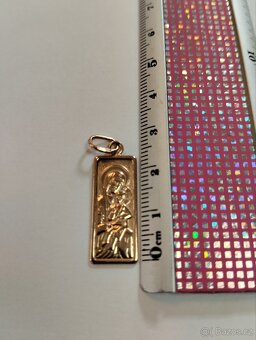 Zlatý přívěsek - 2