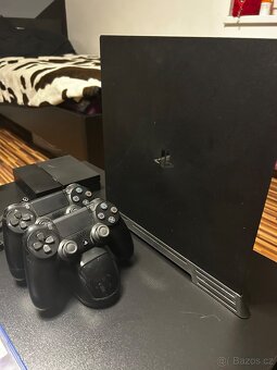 Playstation 4 Pro + Vr + 4 ovladače + 7 her - 2