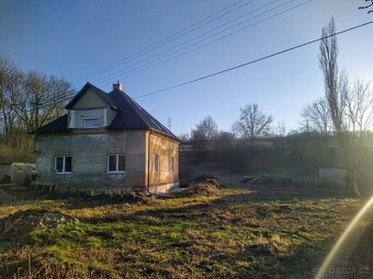 RD na samotě, pozemek 2400 m², garáž, kůlna - 2