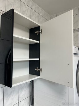 Prodam koupelnovy nabytek i s umyvadlem - 2