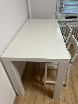 prodám jídelní stůl + 2 židle - 2