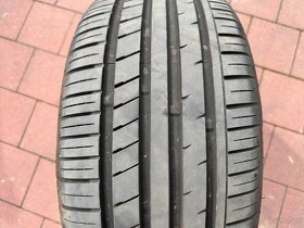 Skoro nová 245/40R17 95Y XL ZEETEX - 2