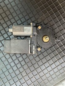 Motorek PP okna octavia 1 - 2