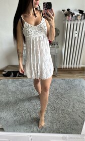 Bílé lehké šaty - 2