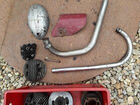 Ruzné dily na moto Jawa,ČZ, DKW,NSU aj. - 2