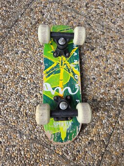 Prodám skateboard Canadian Maple 608Z. - 2