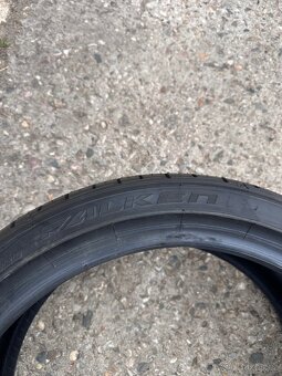 Falken 225/40 R18 - 2