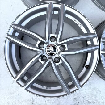 ALU KOLA SKODA OCTAVIA SUPERB KAROQ YETI 17" 5X112 - 2