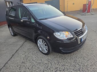 Dobrý den nabízím k prodeji krásný rodiny vůz Volkswagen Tou - 2