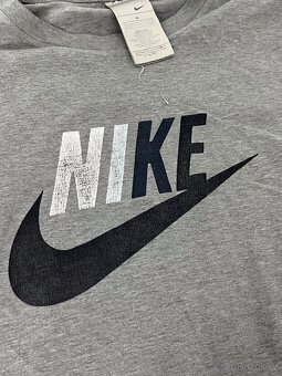 Nike Šedé Tričko -XL - 2