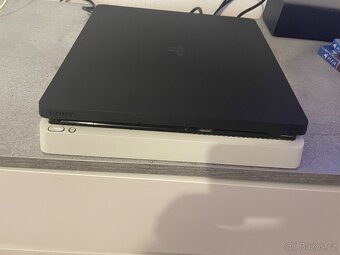 Prodám PlayStation 4 slim - 2