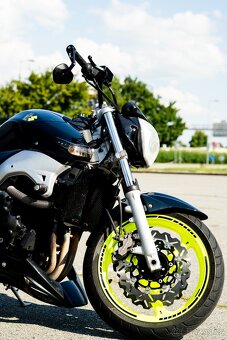 Suzuki GSR 600 - 2