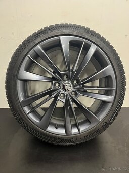 Superb R19 Zánovní zimní sada v Top stavu - 2