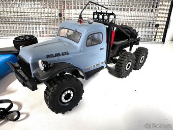 ROZBALENO - FMS 1:18 Atlas 6x6 RTR (modrý) - 2