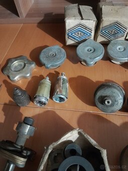 Gaz 21,24,Škoda náhradní díly - 2