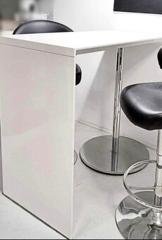 Jídelní stul/Bar. - 2