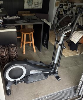 ST990 ELLIPTICAL CROSS TRAINER - 2