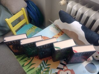 Série knih Vetřelci - 5 knih - 2