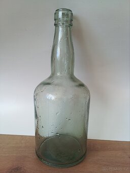 Stará láhev od likeru - 2