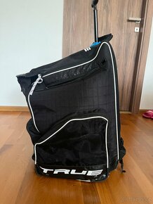 True hokejova taška na kolečkach - 2