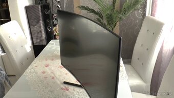 Samsung lcd monitor ohnutý - 2