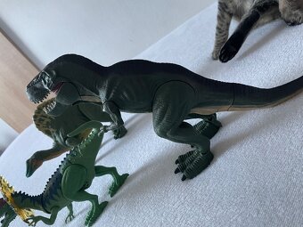 Dinosauři, všichni tři se zvuky + dino pistole vše 500 Kč - 2