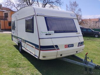 WILK Stern pro 4. Pevná postel. WC. Stan. 100 km/h - 2
