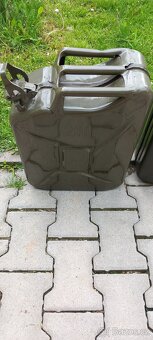 PLECHOVÝ KANYSTR 20 L - 2