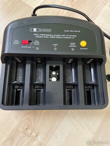 Nabíječka baterií AAA,AA, R20, 9V, formátování,automat. - 2