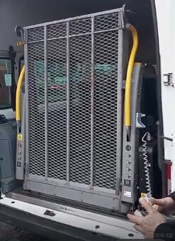 Hydraulická nájezdová rampa pro vozíčkáře amf-bruns 400kg - 2