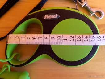 Vodítko flexi Classic M 20 kg, 8 m lanko se zásobníkem na s - 2