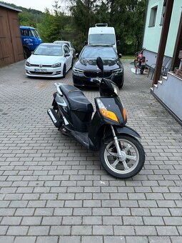 Skútr Lifan 125cm3 4takt - 2