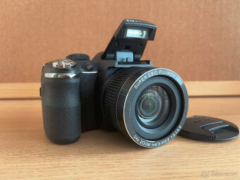 Fuji FinePix S3200, 24x zoom, 14Mp - 2