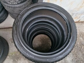 Zimní pneu = 255/40 / 225/45 R18= VREDESTEIN - 2