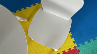 Set Dětský kulatý stolek + 2 židle s oblými hranami - 2