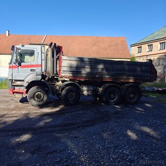 Mercedes Benz AXOR 8x4 třístranný sklápěč. - 2