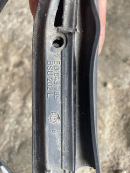 Tesnici guma posuvnych el. dveri Vw T5/T6 - 2