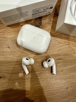 🎧 Apple AirPods Pro 2. generace (USB-C) – plně funkční - 2
