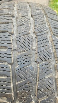 215/60R17C - 2