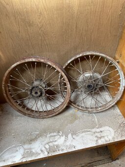 Kola malá kývačka - 2