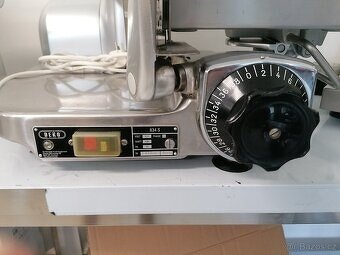 Nářezový stroj Berkel - 2