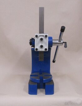 AP-2 ruční mechanický lis s otočnou pracovní deskou TOPLAND - 2