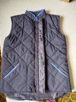 Lehká vesta velikost.38 - 2