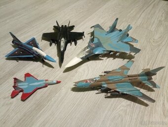 Plastikové modely letadel - 2