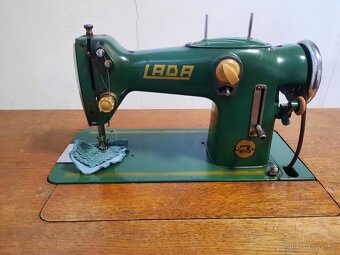 Šicí stroj Lada - 2